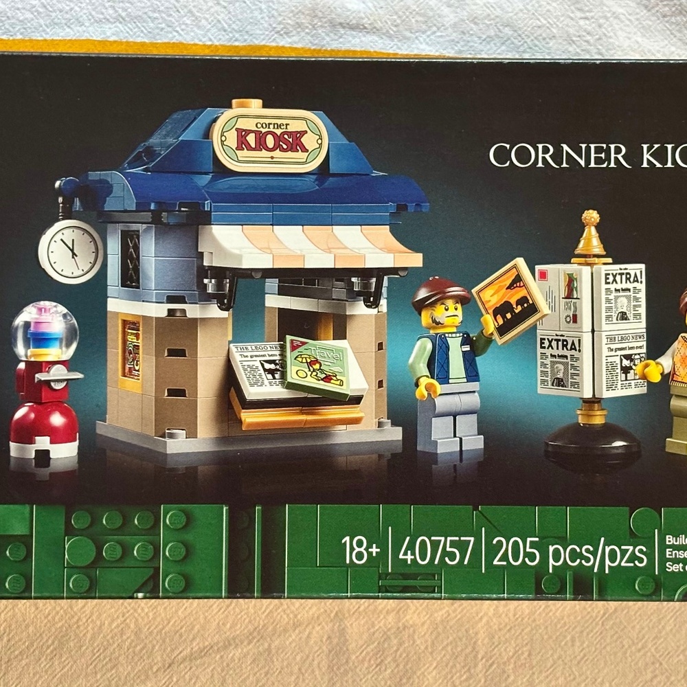 UNOPENED LEGO 40757 "Corner Kiosk" Limited Release